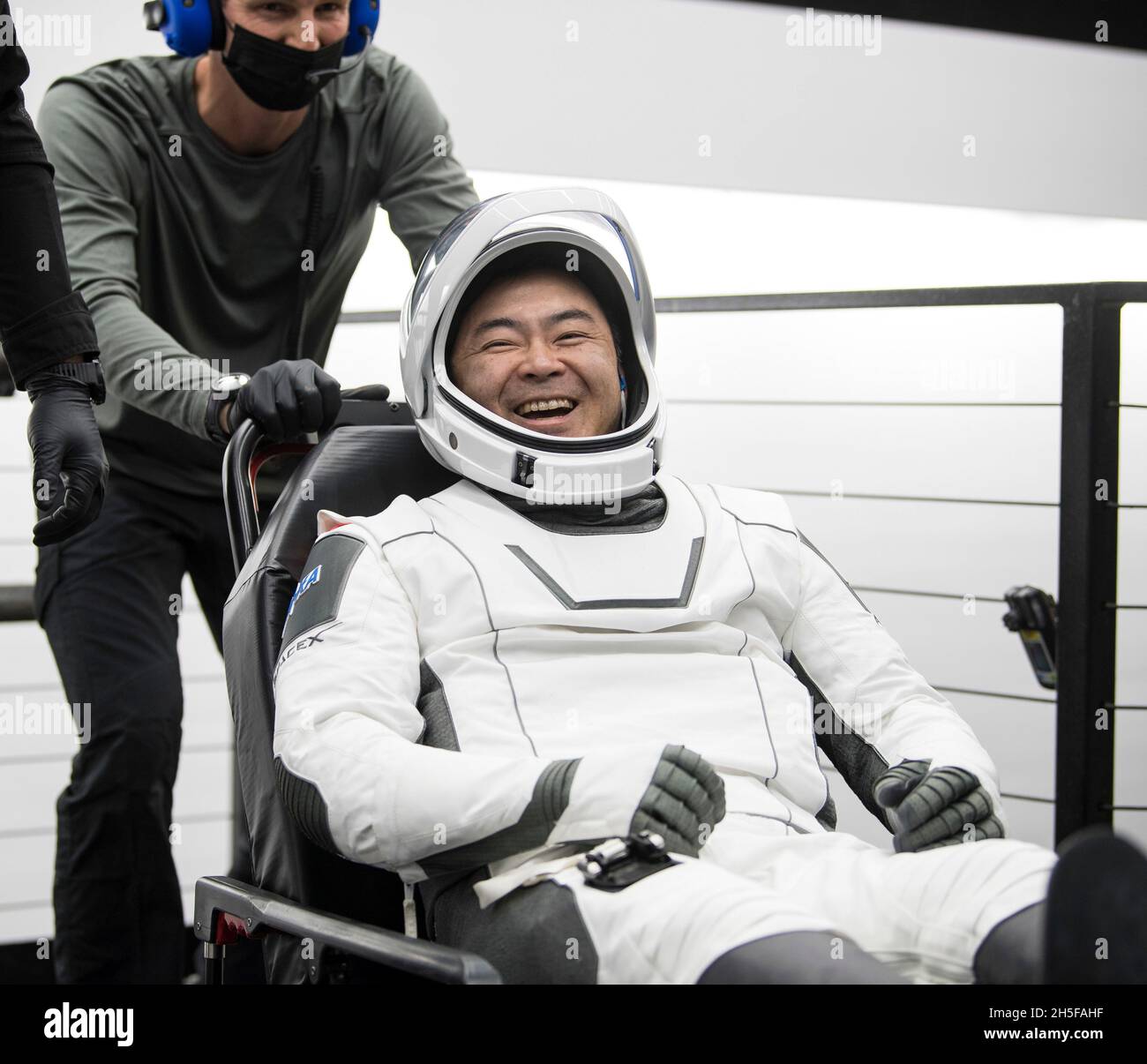 Pensecola, United States Of America. 08th Nov, 2021. Pensecola, United States of America. 08 November, 2021. Japan Aerospace Exploration Agency astronaut Aki Hoshide, is helped out of the SpaceX Crew Dragon Endeavour spacecraft after splashdown in the Gulf of Mexico November 8, 2021 off the coast of Pensecola, Florida. The capsule carried SpaceX Crew-2 NASA astronauts Shane Kimbrough, Megan McArthur, JAXA astronaut Aki Hoshide, and ESA astronaut Thomas Pesquet back to earth from the International Space Station. Credit: Aubrey Gemignani/NASA/Alamy Live News Stock Photo
