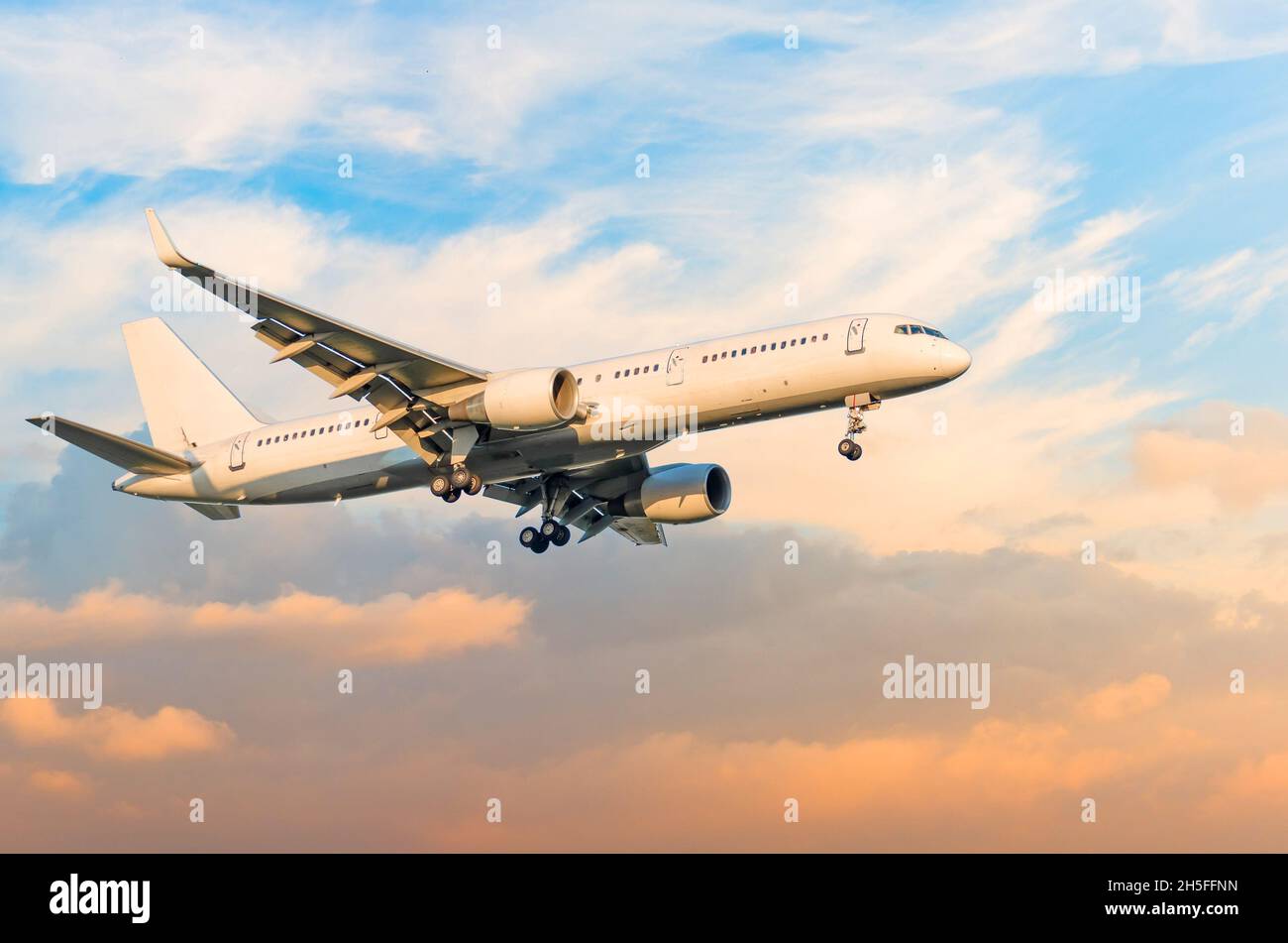 Light cargo and passenger plane hi-res stock photography and images - Alamy