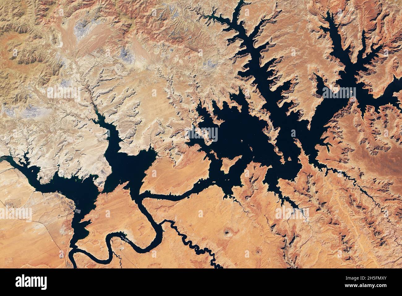 As North America approaches the end of the 2021 water year, the two largest reservoirs in the