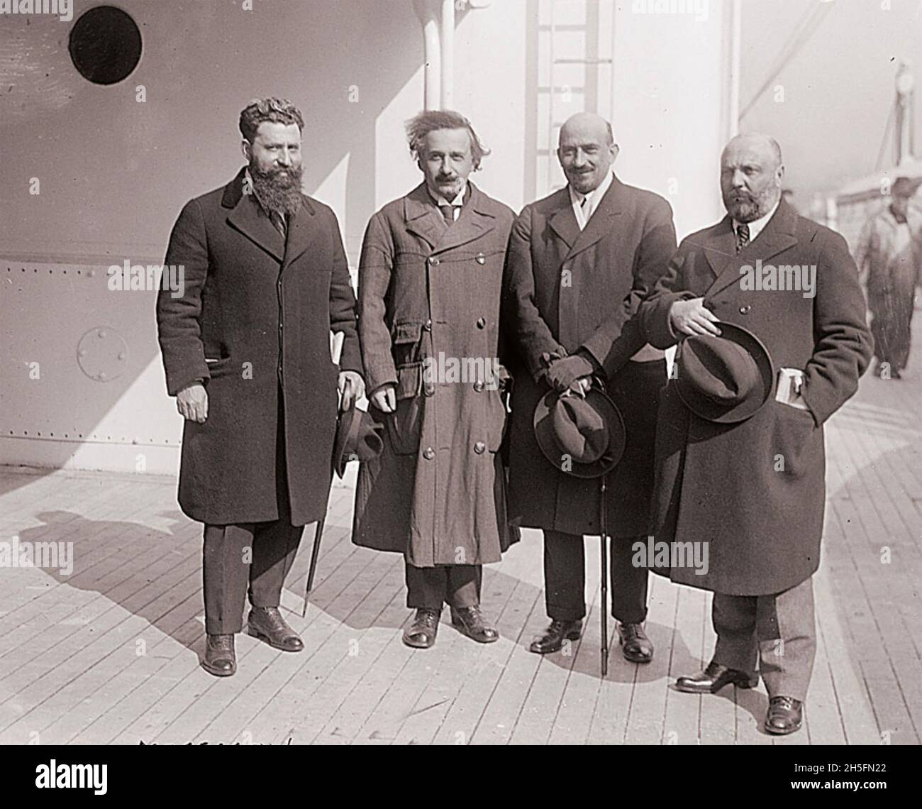 ALBERT EINSTEIN  with Zionist leaders about 1918. From left: Ben-Zion Mossinson, Albert Einstein, Chaim Weizmann, Menachem Ussishkin. Photo: Baines News Service Stock Photo