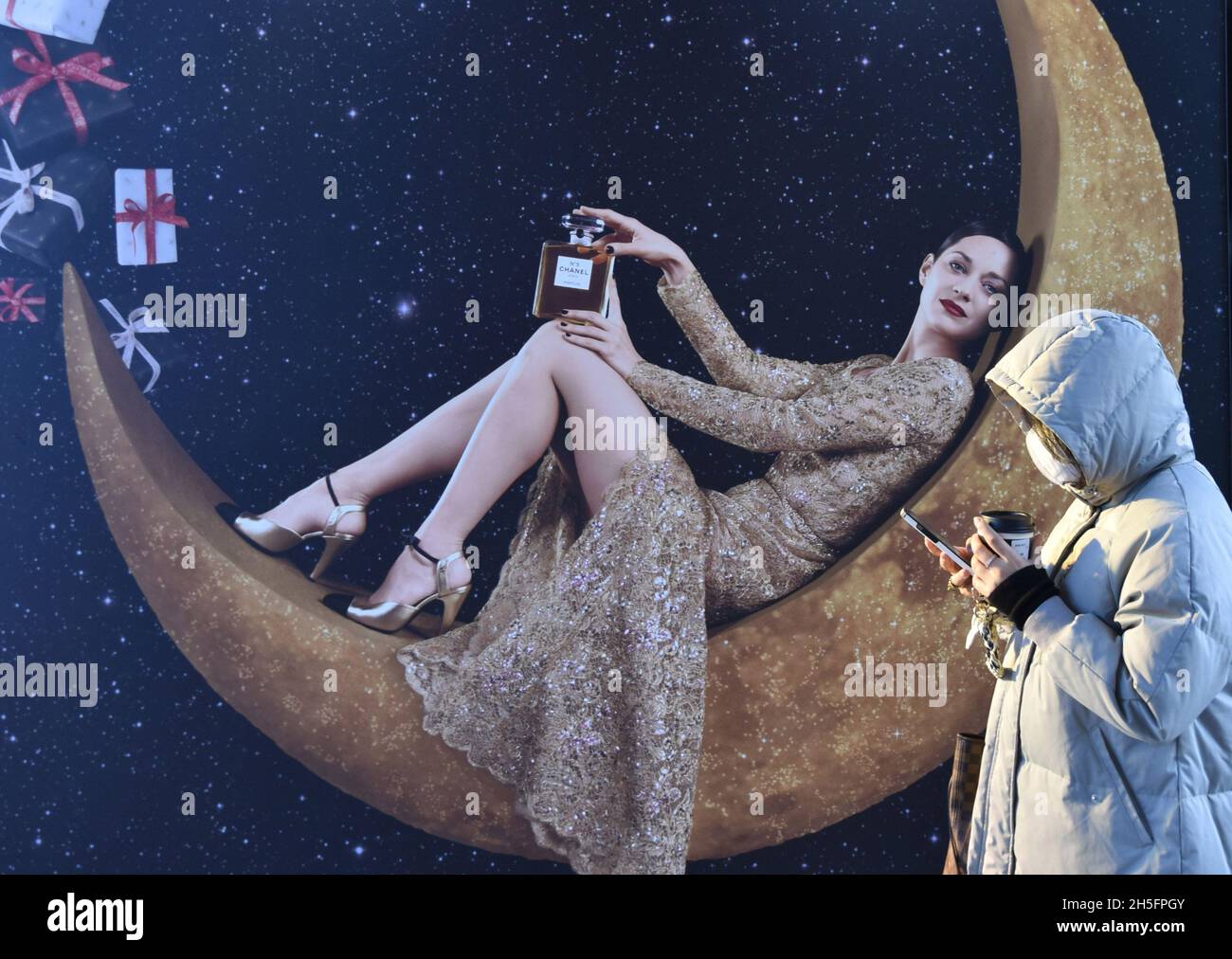 Chanel n° 5 hi-res stock photography and images - Alamy Chanel n° 5 hi-res stock photography and images - Alamy