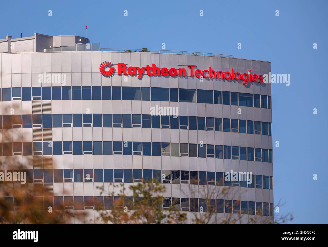 ROSSLYN, ARLINGTON, VIRGINIA, USA - Raytheon Technologies building exterior. Stock Photo