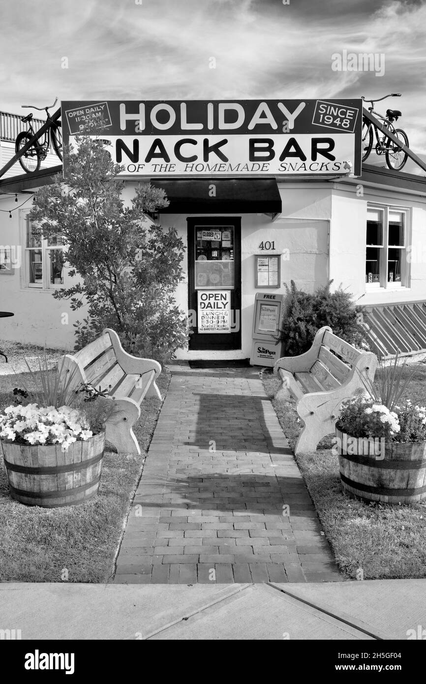 Holiday Snack Bar on Long Beach Island, NJ, USA Classic beach
