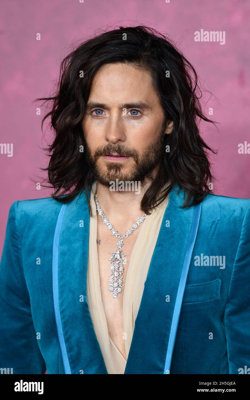 女性情報誌 Vogue Greece November 2021 Jared Leto Jared Leto becomes the first solo male to appear on the