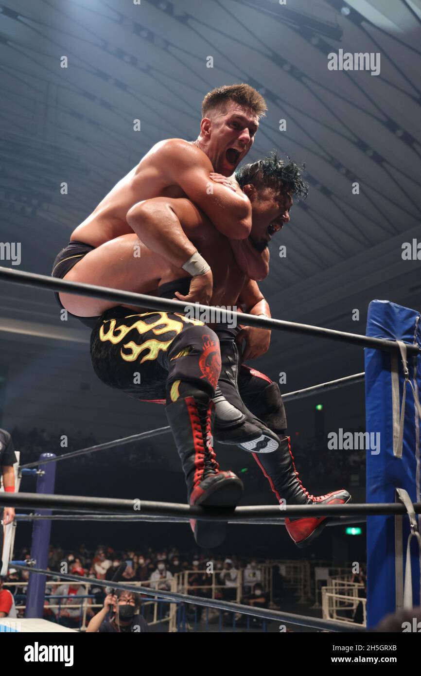 Osaka, Japan. 6th Nov, 2021. Shingo Takagi and Zack Sabre Jr. compete