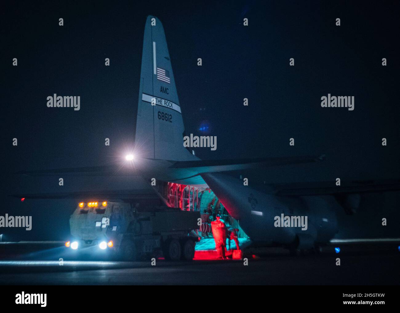 61st airlift squadron hi-res stock photography and images - Page 2 - Alamy