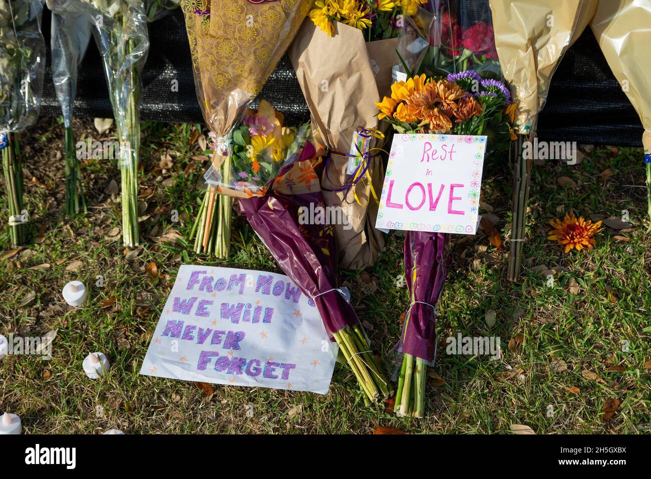 Houston, USA. 09th Nov, 2021. A memorial set up outside of the Astroworld festival grounds at NRG Park in Houston, Texas on November 9, 2021. The highly anticipated music festival ended with the tragic deaths of eight people on Friday night. (Photo by Jennifer Lake/Sipa USA) Credit: Sipa USA/Alamy Live News Stock Photo