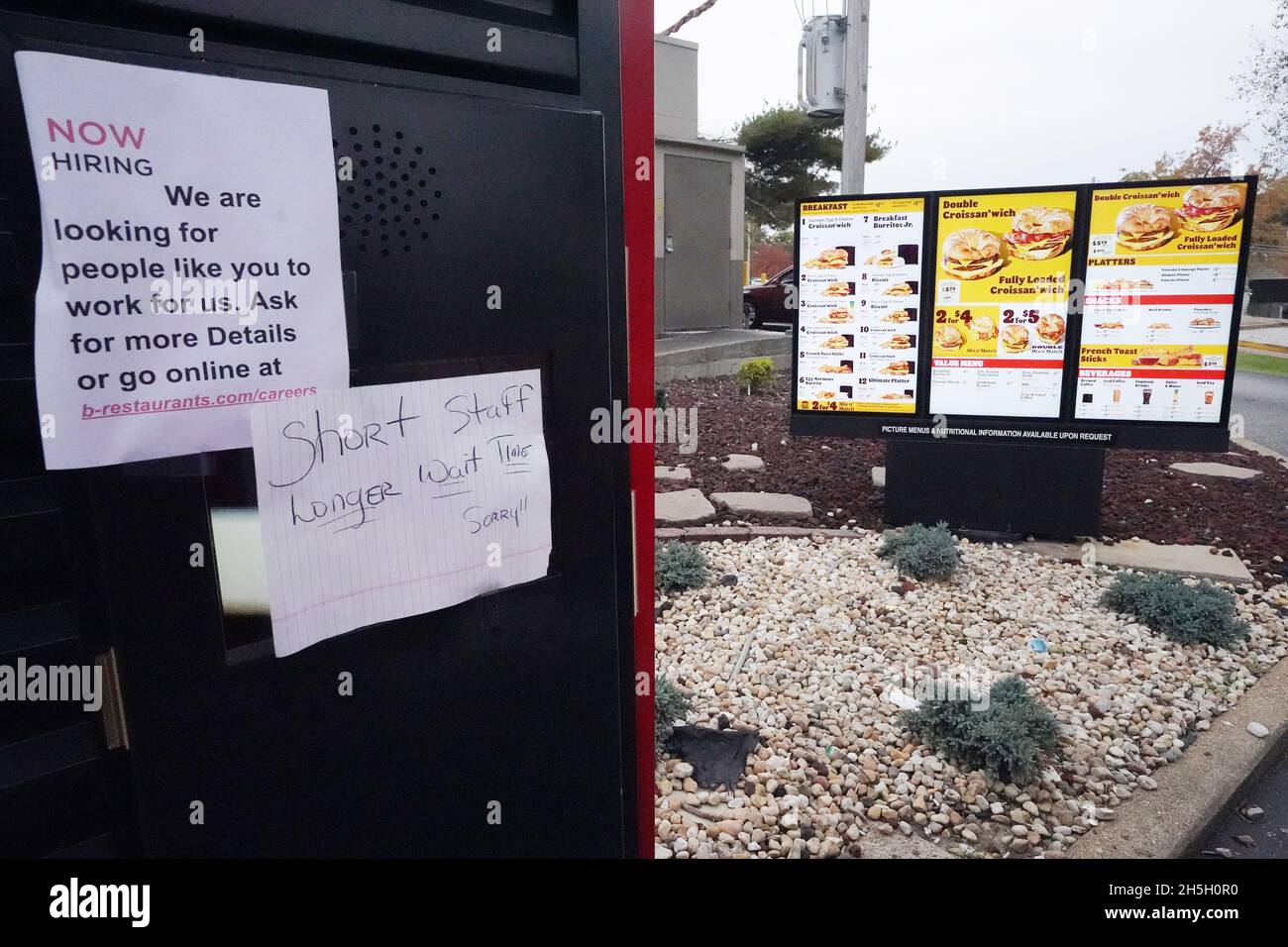 St. Louis, United States. 09th Nov, 2021. A sign greets customers at the drive up menu that staff shortages may result in delays at this Burger King restaurant in St. Louis on Tuesday, November 9, 2021. Fast food workers, bartenders, waiters and waitresses are among the top10 jobs with the most shortage of workers. Photo by Bill Greenblatt/UPI Credit: UPI/Alamy Live News Stock Photo