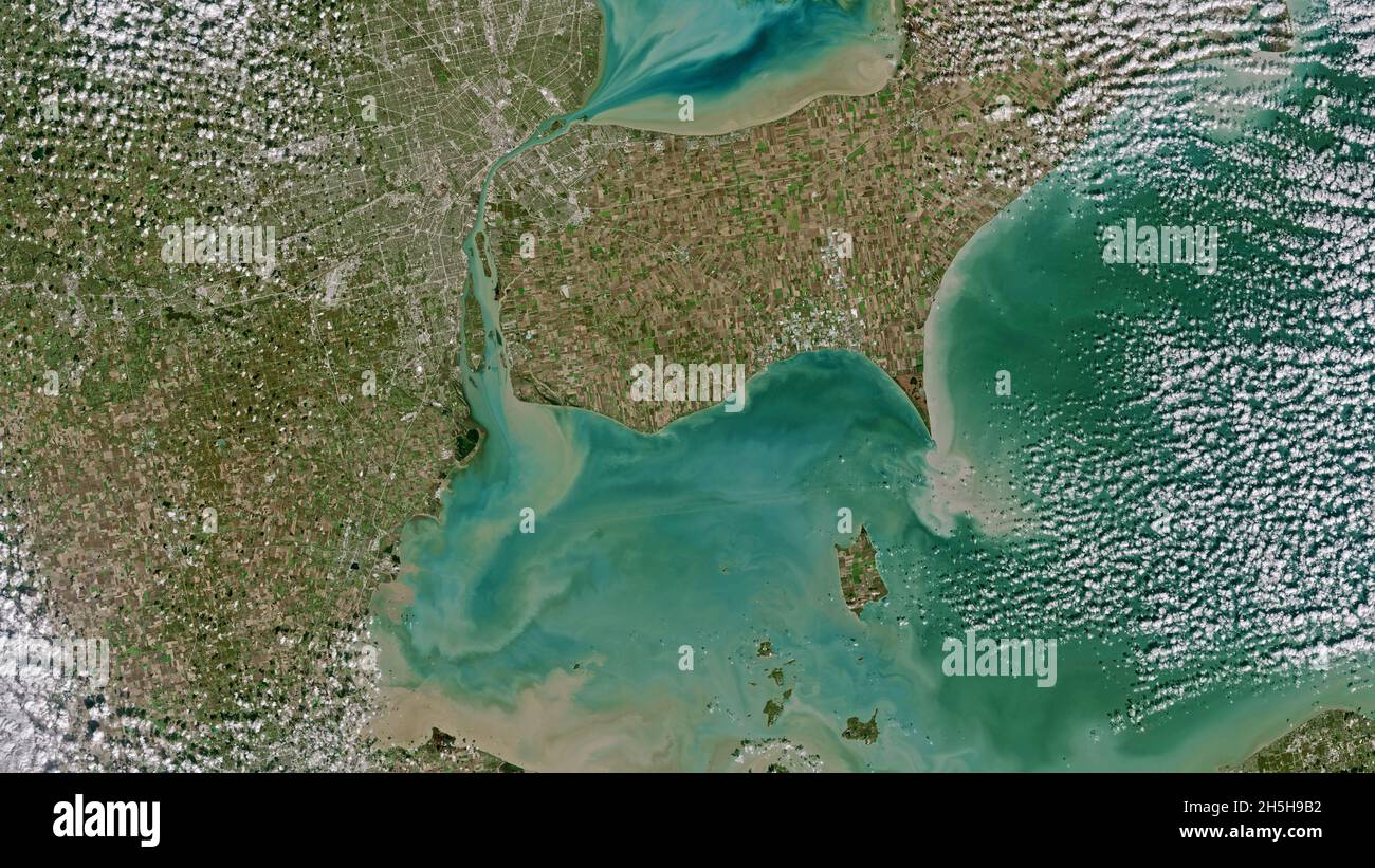 Space. 31st Oct, 2021. The natural-color image above was cropped from the very first one taken by Landsat 9 on October 31. It shows the Coronation Islands along the Kimberly coast in the state of Western Australia. The image below shows the metropolitan area around Detroit, Michigan (U.S.) and Windsor, Ontario (Canada), along with neighboring Lake St. Clair and Lake Erie. Credit: NASA Earth/ZUMA Press Wire Service/ZUMAPRESS.com/Alamy Live News Stock Photo