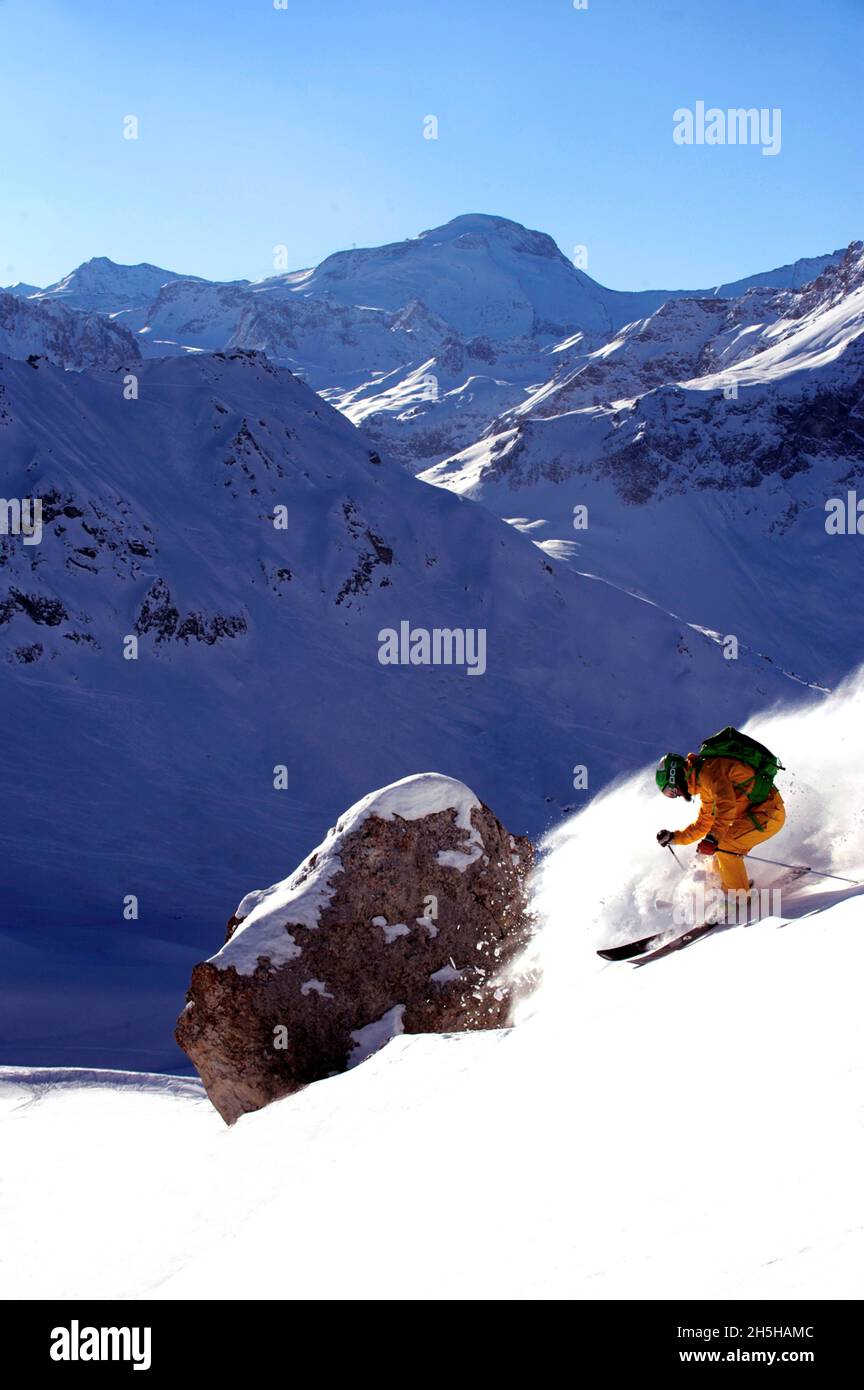 FRANCE, SAVOY ( 73 ), BOURG SAINT MAURICE, SKI RESORT OF LES ARCS 1800 , OFF PISTE AND ON THE BACK THE MOUNTAIN CALLED GRANDE MOTTE IN ALPS Stock Photo