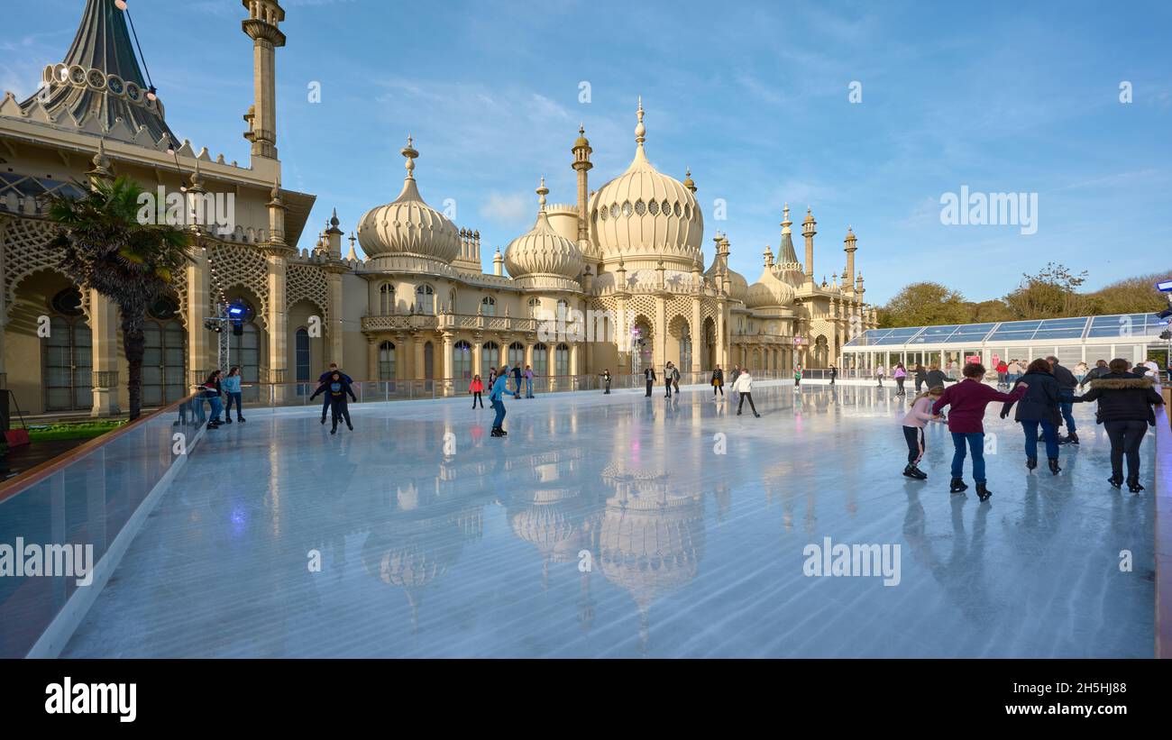 Ice skating at Brighton Pavilion Stock Photo Alamy