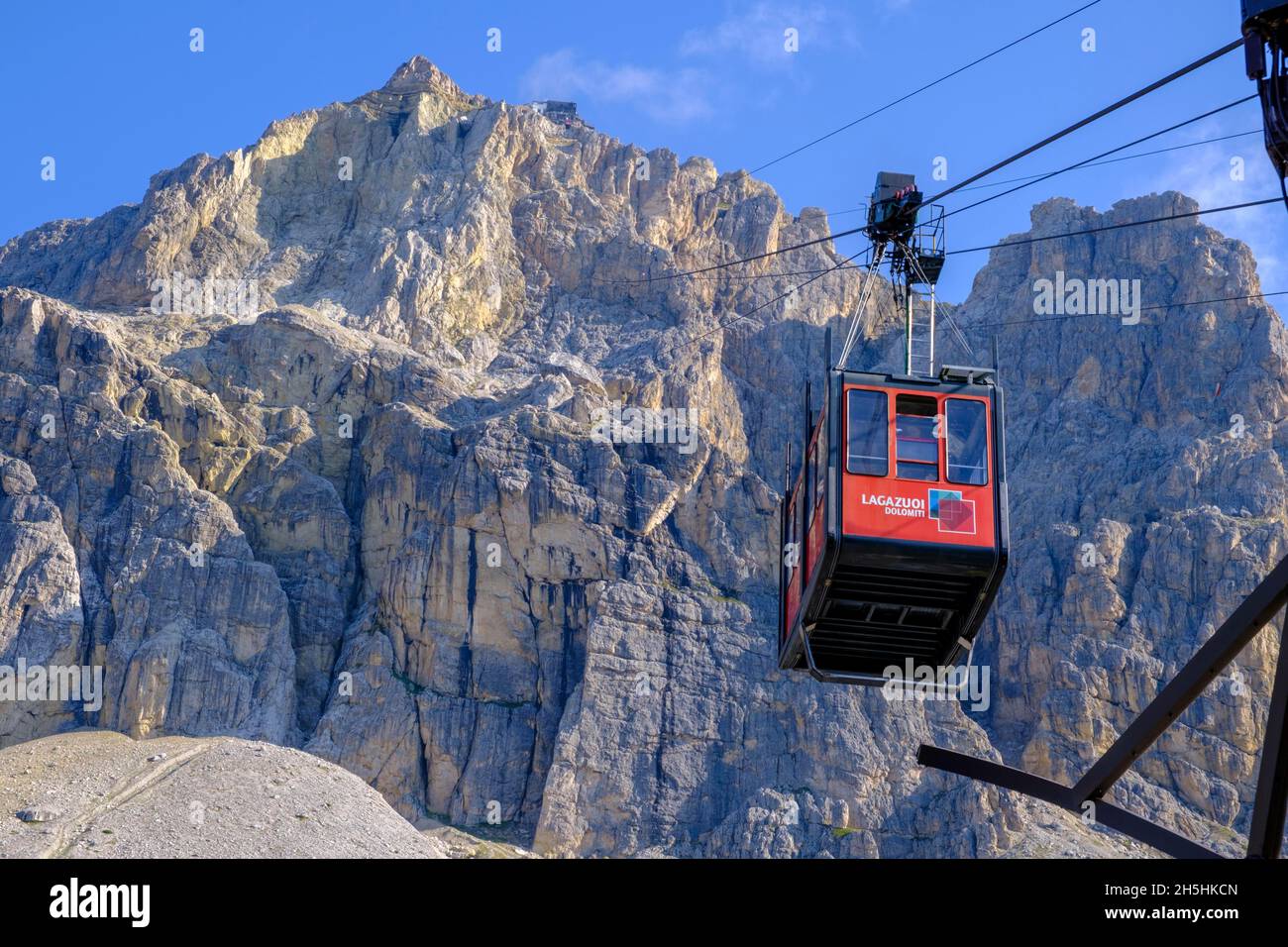 Cable lift dolomites hi res stock photography and images Alamy
