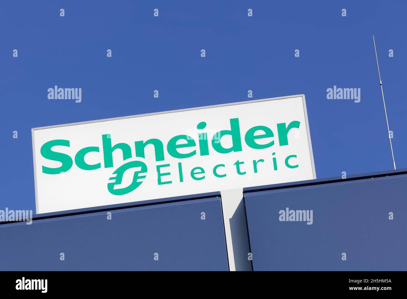 Schneider Electric USA  Global Specialist in Energy Management and  Automation