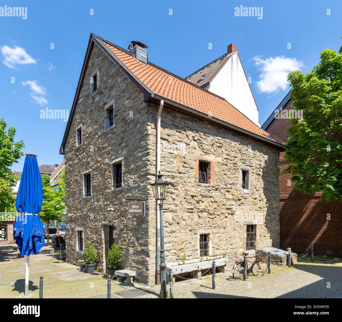 Altes stone house, Ratingen, Rhineland, North Rhine-Westphalia, Germany Stock Photo