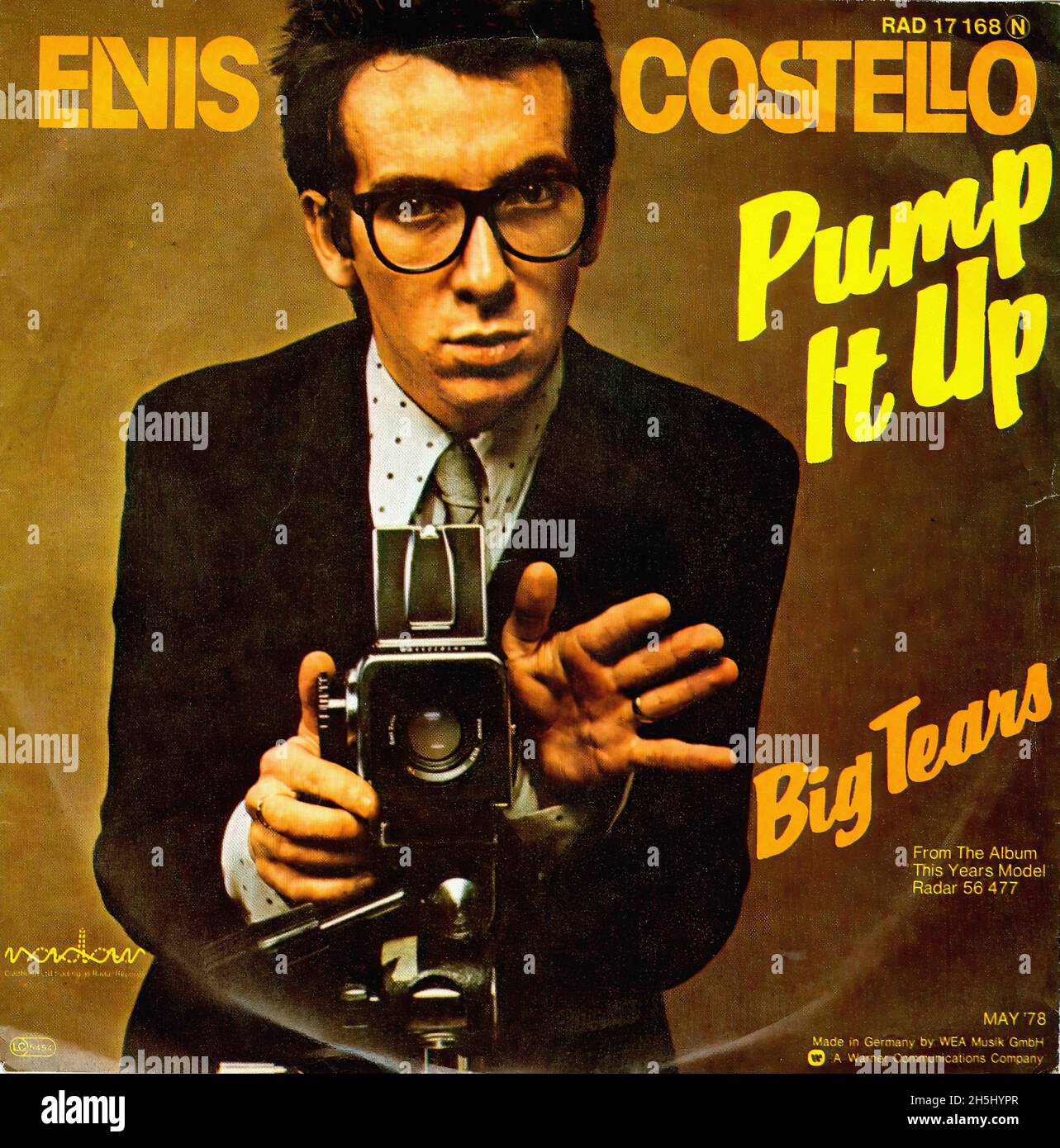 Vintage single record cover - Costello, Elvis - Pump It Up
