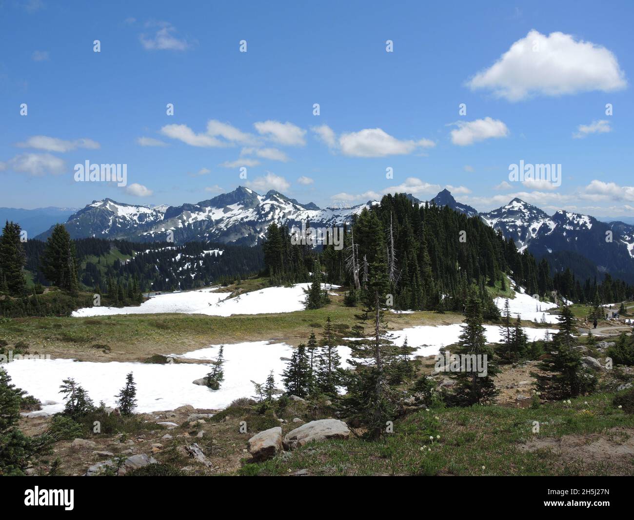 Aerial view of snowcovered mountain peaks in Mount Rainier National