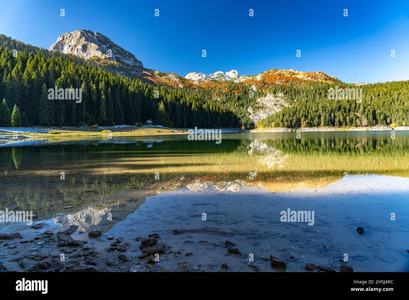 der-schwarze-see-oder-crno-jezero-durmitor-nationalpark-abljak