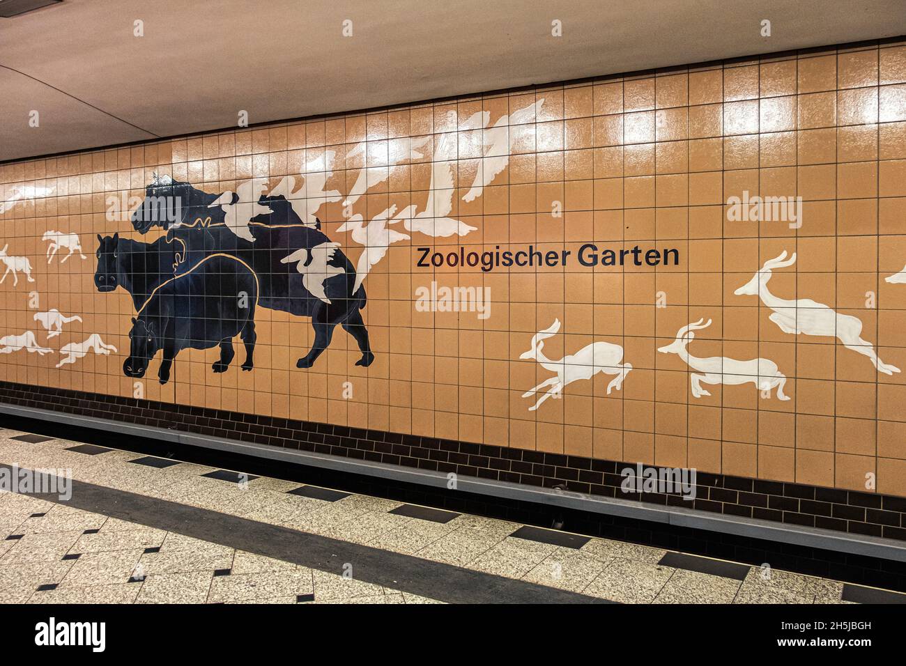 Zoologischer Garten Ubahn Underground Railway station interior in