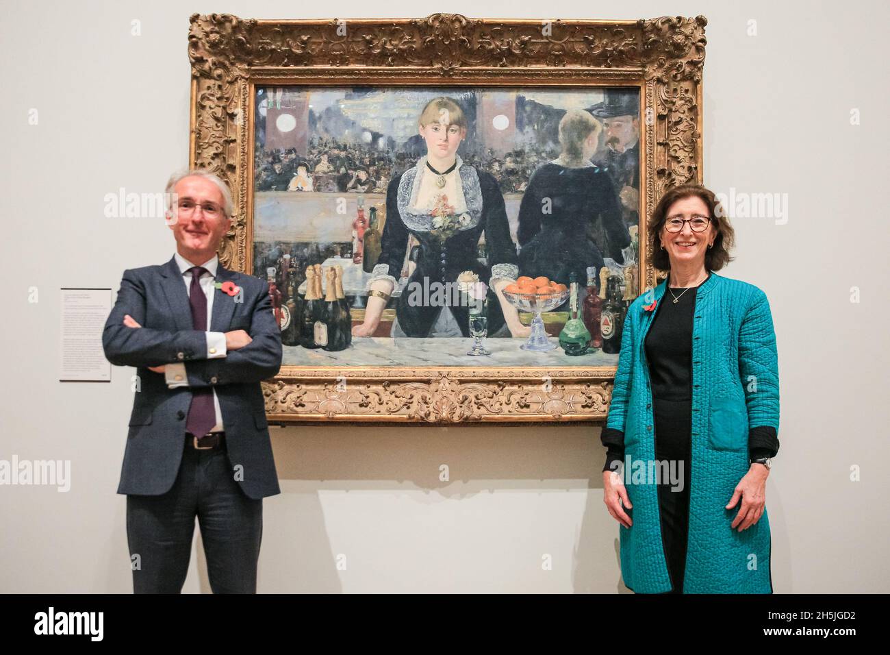 London, UK. 10th Nov, 2021. The Directors of the Courtauld, Dr. Ernst Vegelin van Claerbergen, and Professor Deborah Swallow, with Edouard Manet's 'A Bar at the Folies-Bergere', (1882). The Courtauld Gallery at Somerset House in London will re-open to the public on Friday 19 November following the most significant modernisation project in its history, providing a transformed home for one of the UK's greatest art collections. Credit: Imageplotter/Alamy Live News Credit: Imageplotter/Alamy Live News Stock Photo