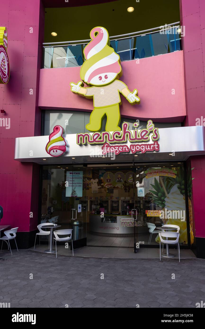 Menchie's frozen yogurt store Universal City Walk, Hollywood, California Stock Photo