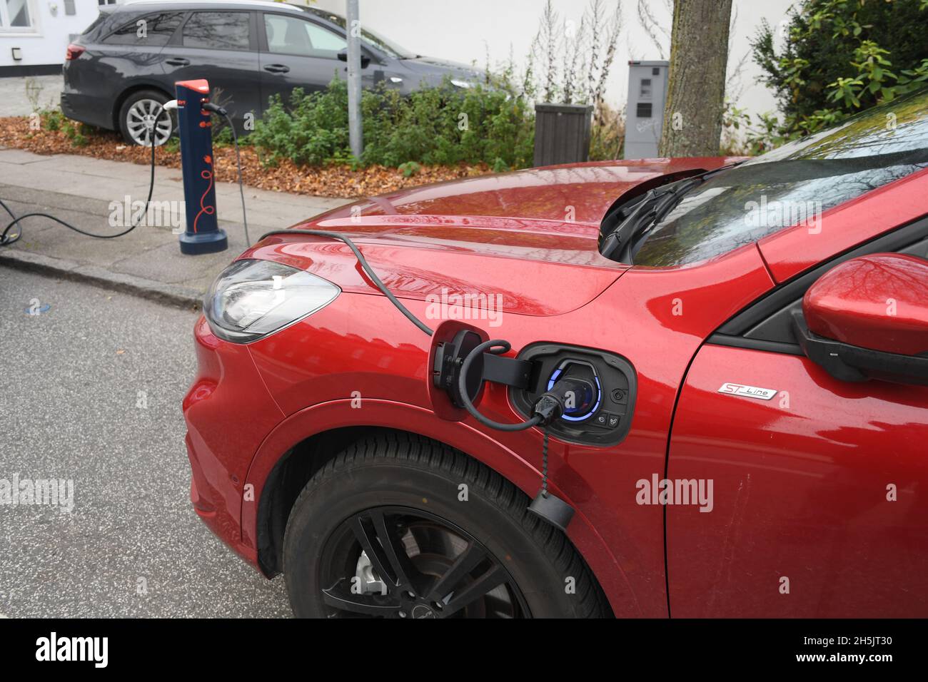 Copenhagen /Denmark / 10 November2021 / electric cars recharge at