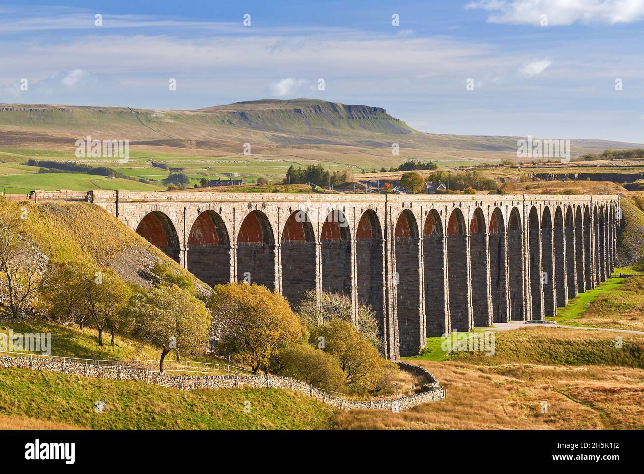 Ribblehead Viaduct with Pen-y-ghent in background Ribblesdale Yorkshire Dales Stock Photo