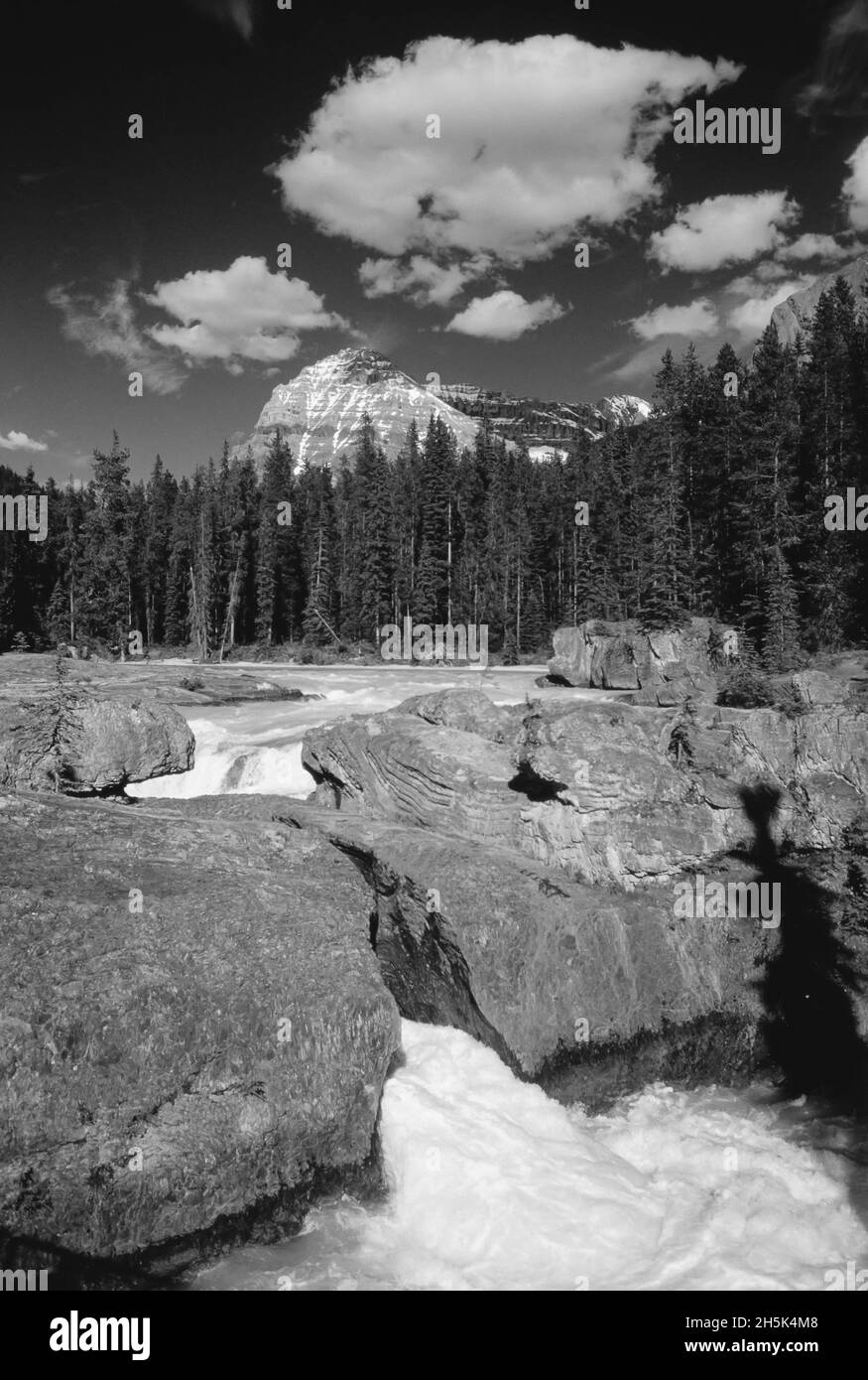 Yoho national park view Black and White Stock Photos & Images - Alamy