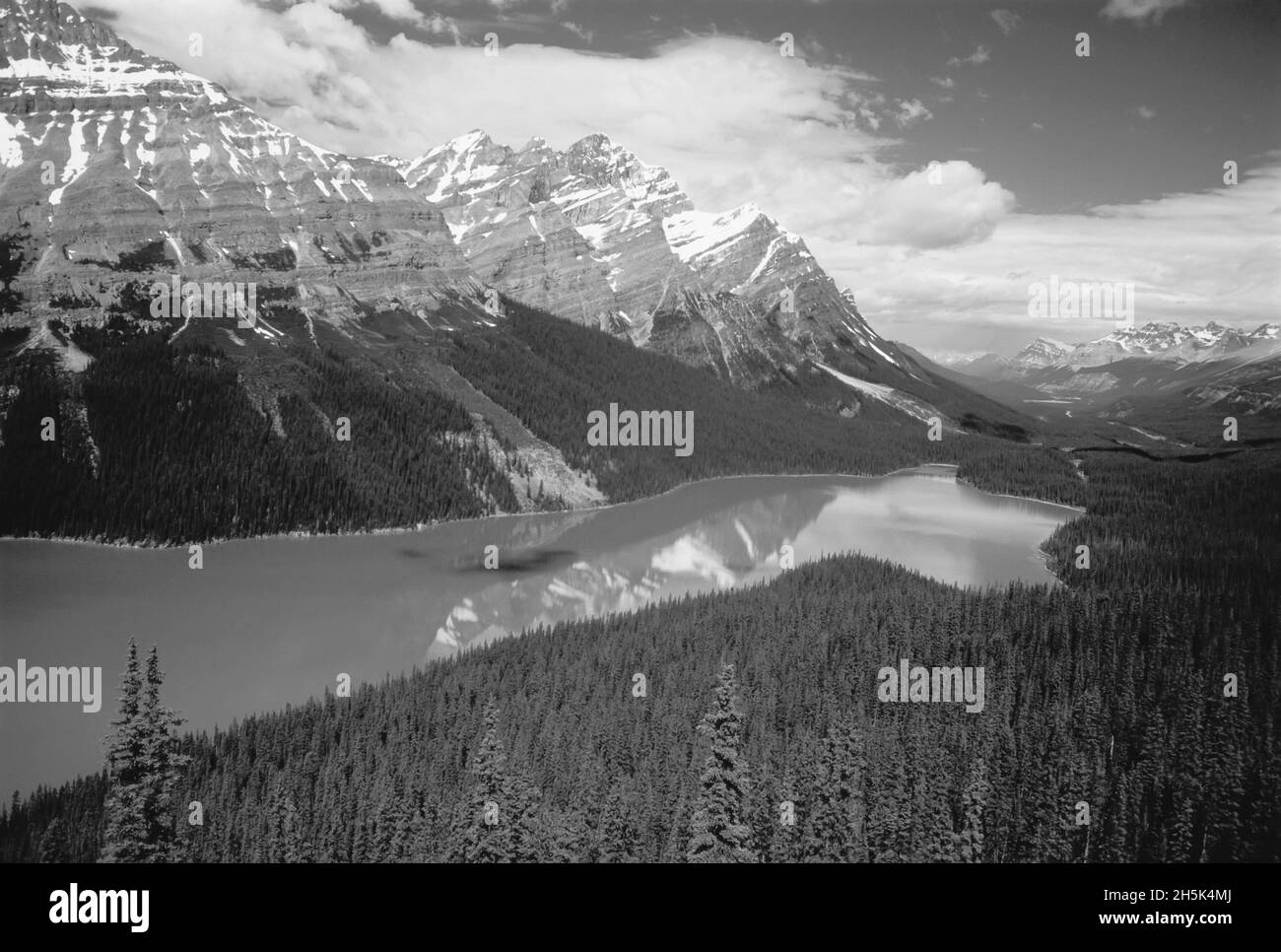 Peyto Lake and Rocky Mountains Banff National Park Alberta, Canada ...