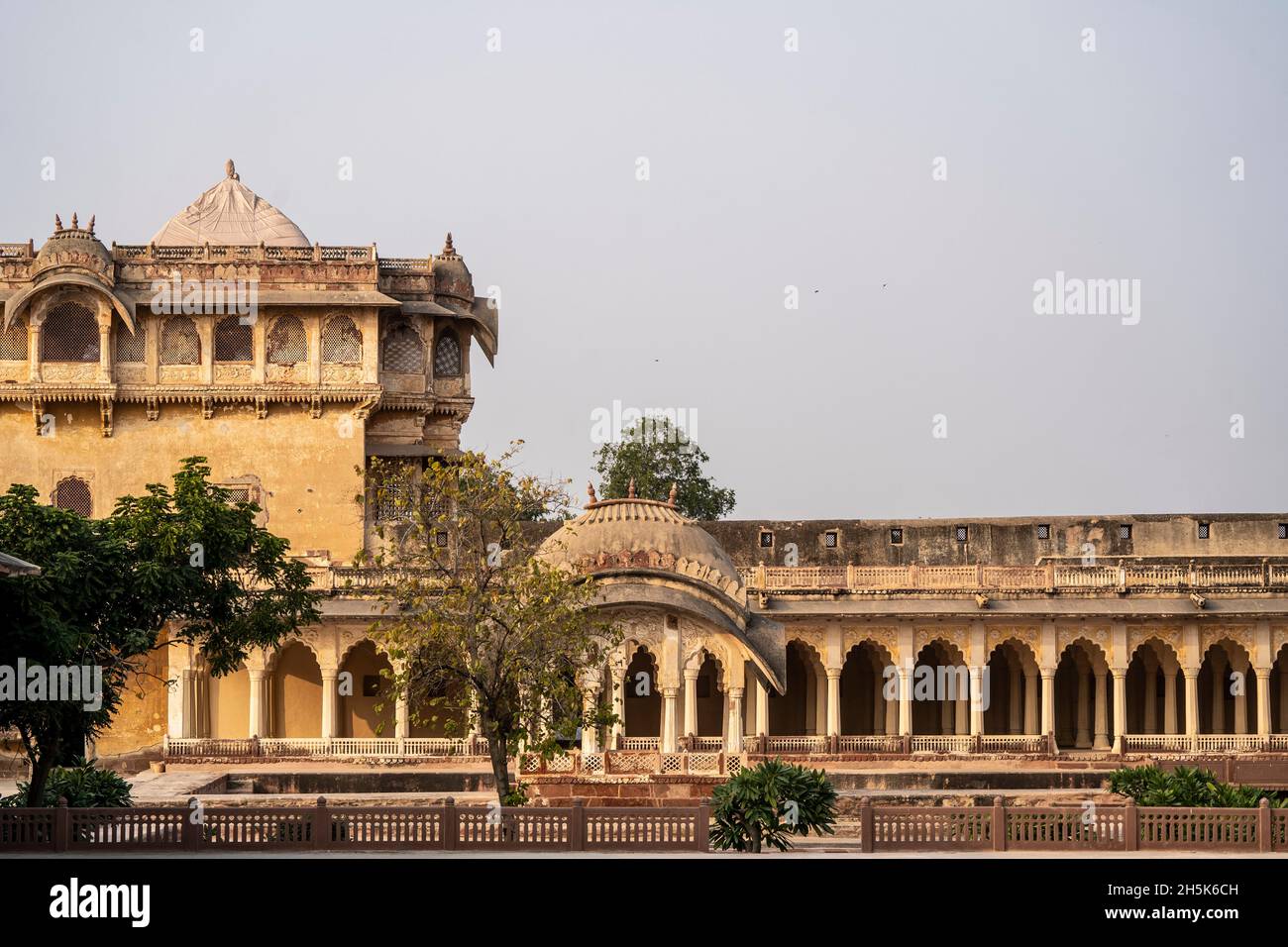 Exterior of inner courtyard in Ahhichatragarh Fort (Nagaur Fort); Nagaur, Rajasthan, India Stock Photo