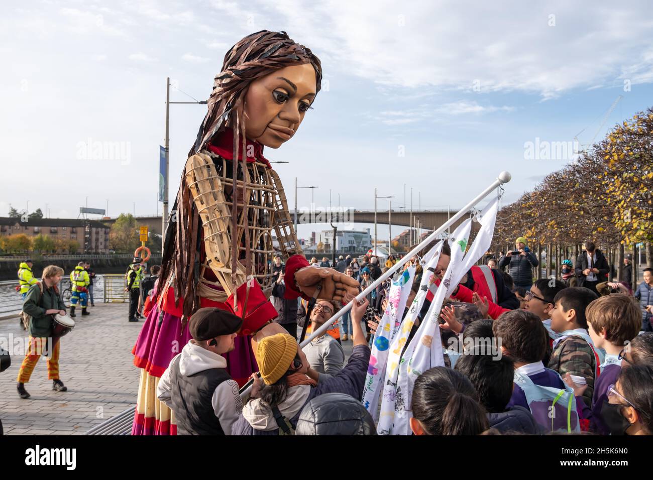 Glasgow, Scotland, UK. 10th November 2021 Little Amal meets primary school children during a