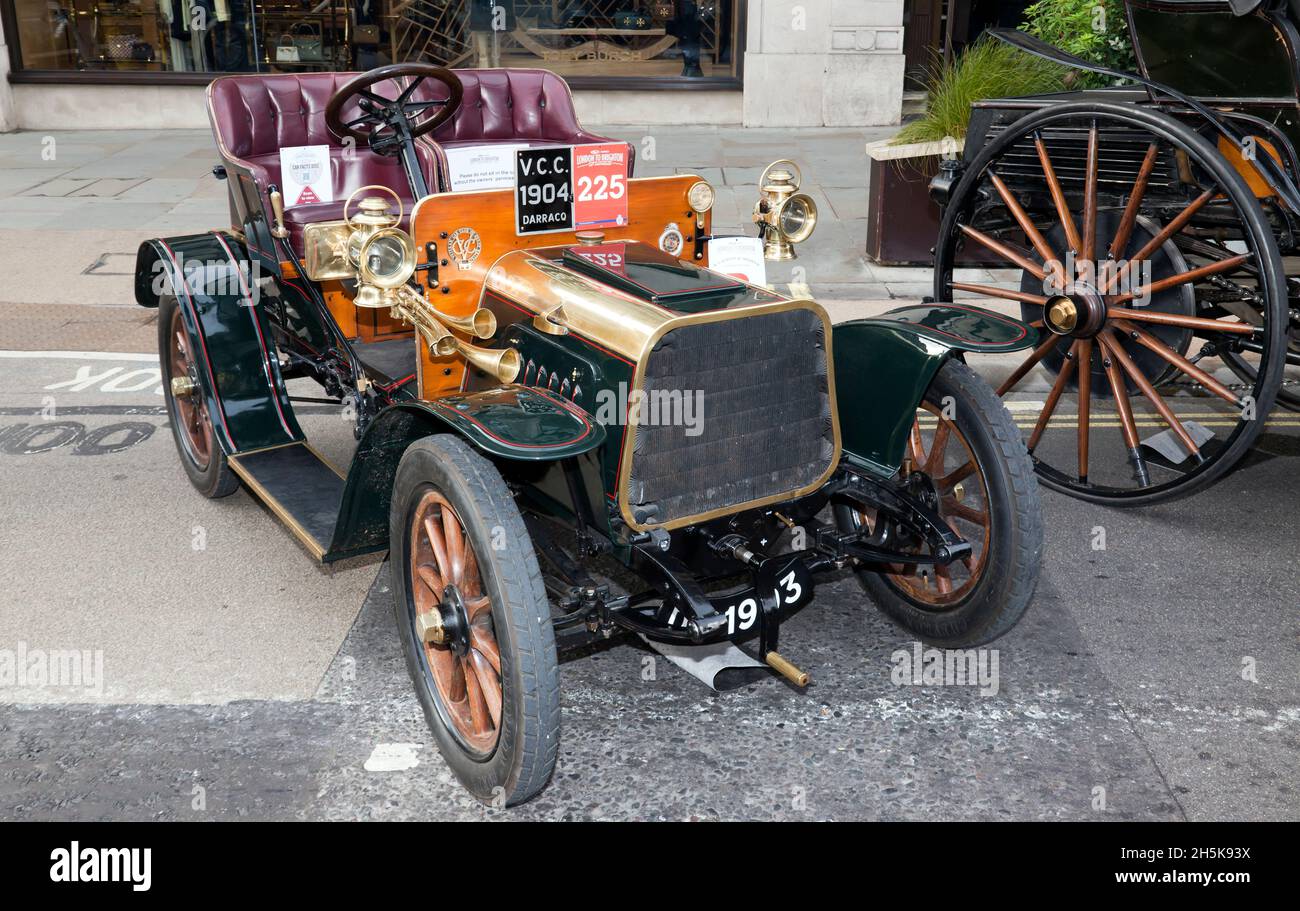 A  Green, 1904, Two-seater, Darracq, taking part in the Regents Street Motor Show Concours d'Elegance, November 2021 Stock Photo