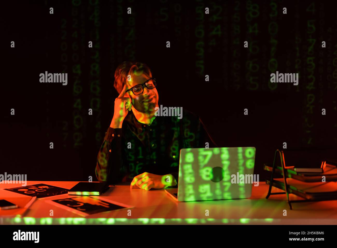 Eyeglasses reflection computer screen hi-res stock photography and ...