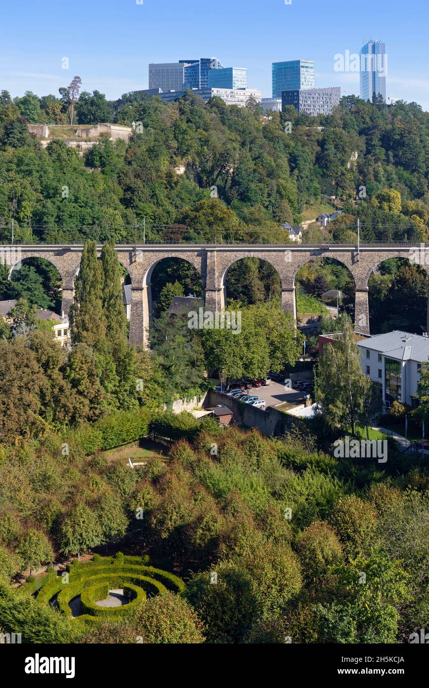 Europe, Luxembourg, Luxembourg City, Pafendall, Views of the Kirchberg with Viaduct carrying the Railway across the Alzette River Stock Photo