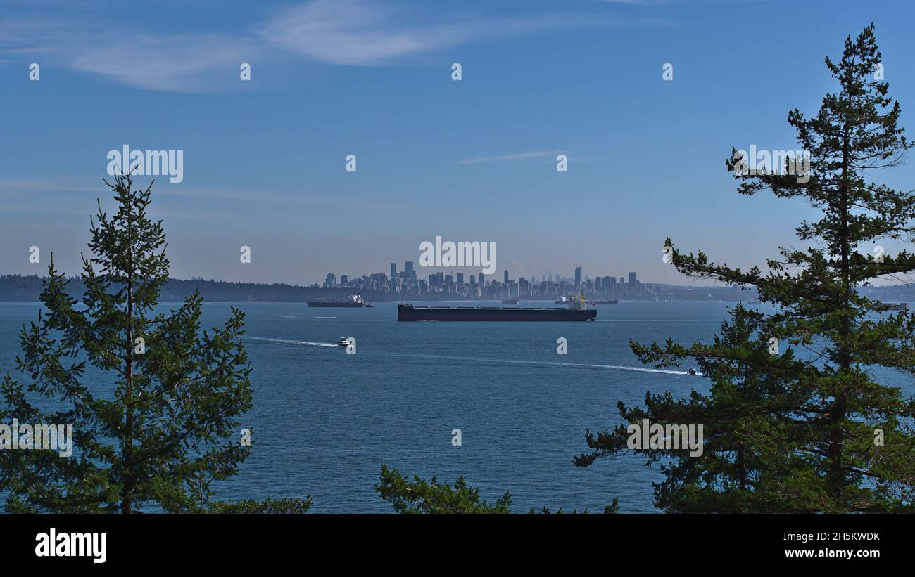 Beautiful view over Burrard Inlet with the skyline of Vancouver ...