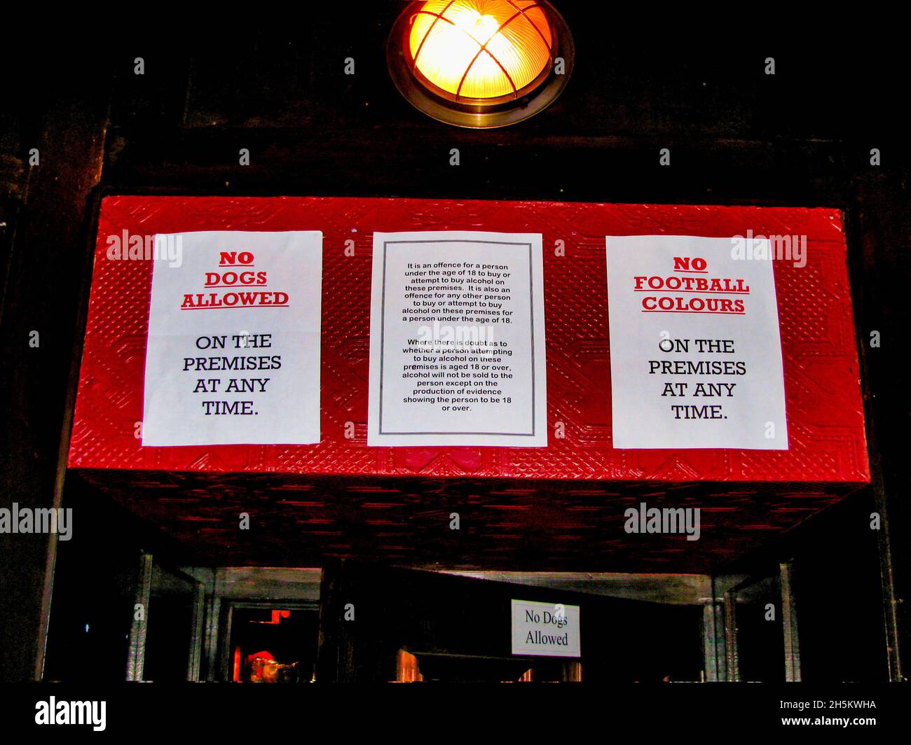 Pub rules in Glasgow, Scotland Stock Photo