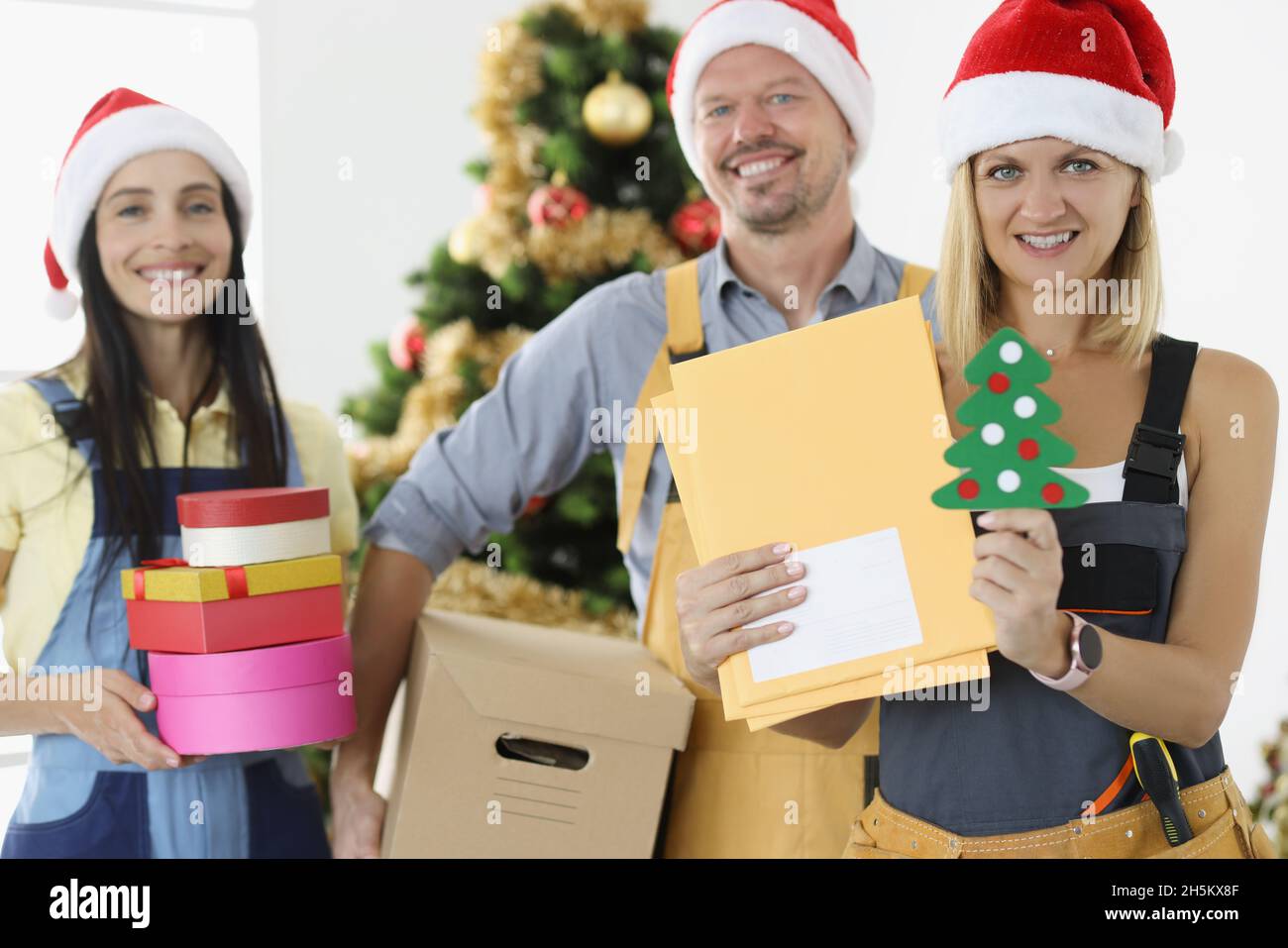 Woman boxes letters hi-res stock photography and images - Alamy