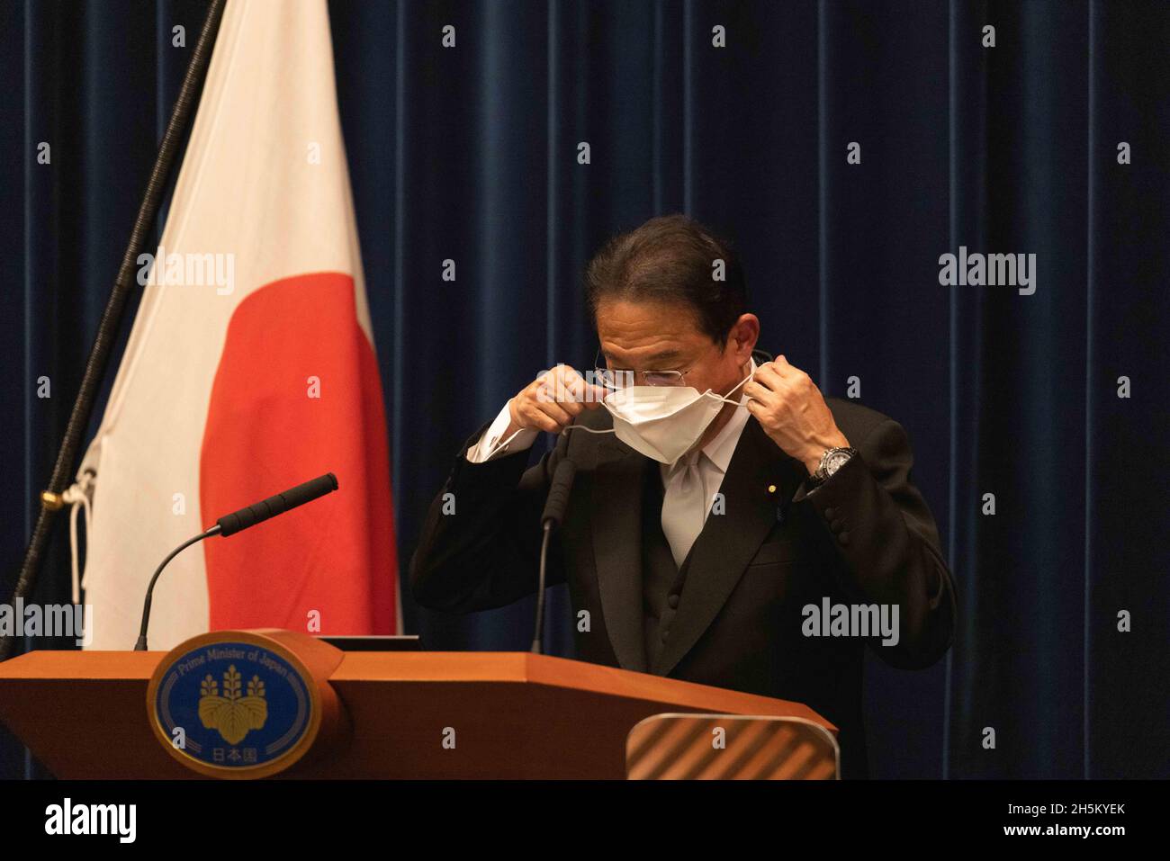Tokyo, Japan. 10th Nov, 2021. Japanese Prime Minister, Kishida Fumio seen during his Press conference at Kantei after the Liberal Democratic Party won the House of Representatives Election (October 31, 2021) as appointed Prime Minister. (Photo by Stanislav Kogiku/SOPA Images/Sipa USA) Credit: Sipa USA/Alamy Live News Stock Photo