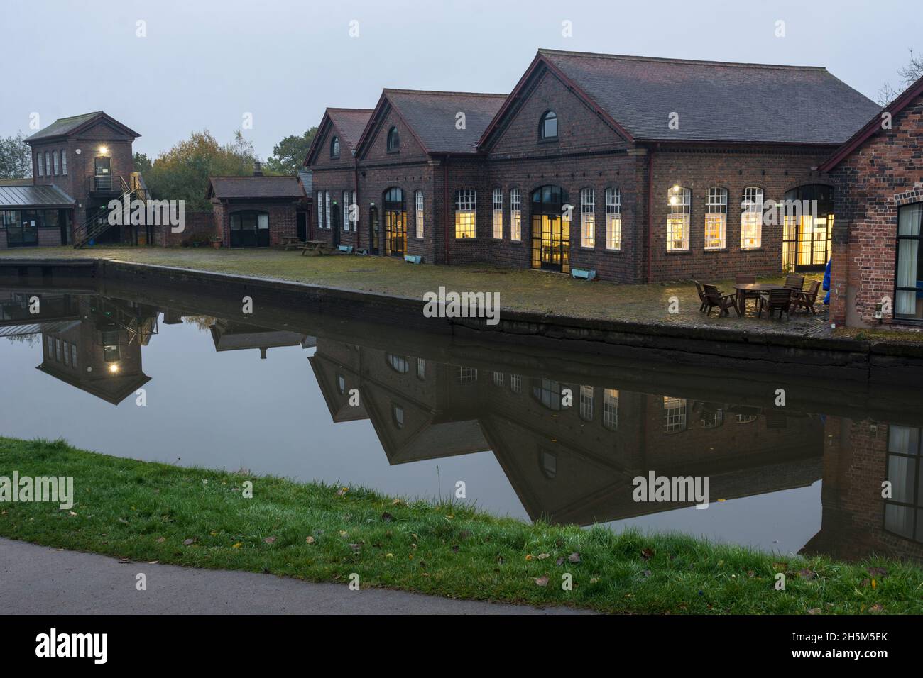 Canal and River Trust Offices, Hatton Locks, Grand Union Canal, Warwickshire, UK Stock Photo