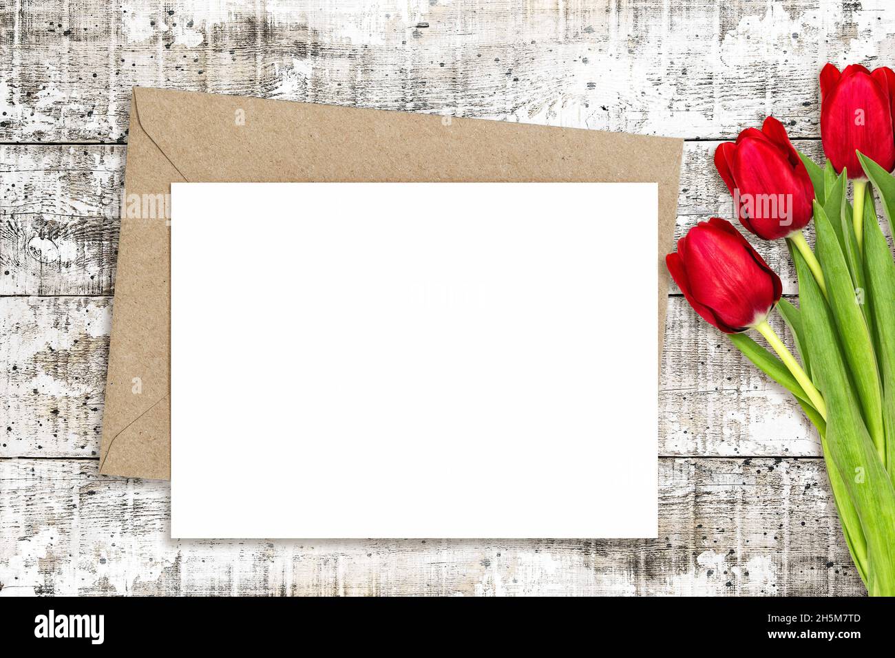 Paper letter card mockup with red tulip flowers. Floral flat lay Stock ...