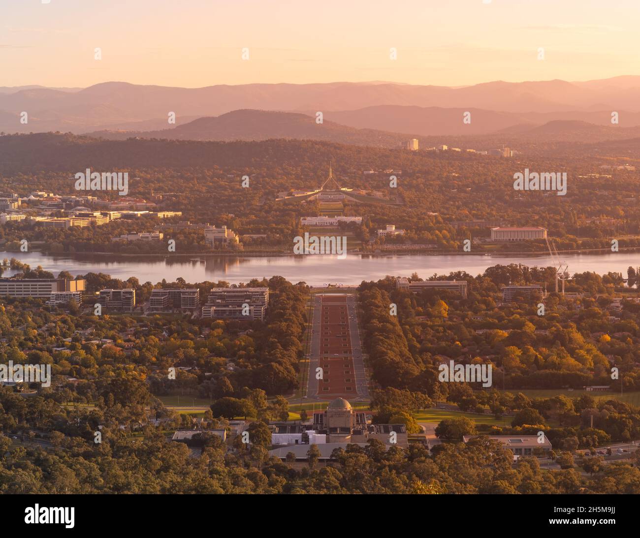 Canberra from mt ainslie lookout hires stock photography and images