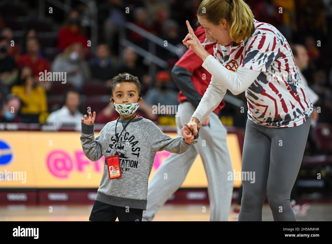 Southern California Trojans women’s basketball head coach Lindsay