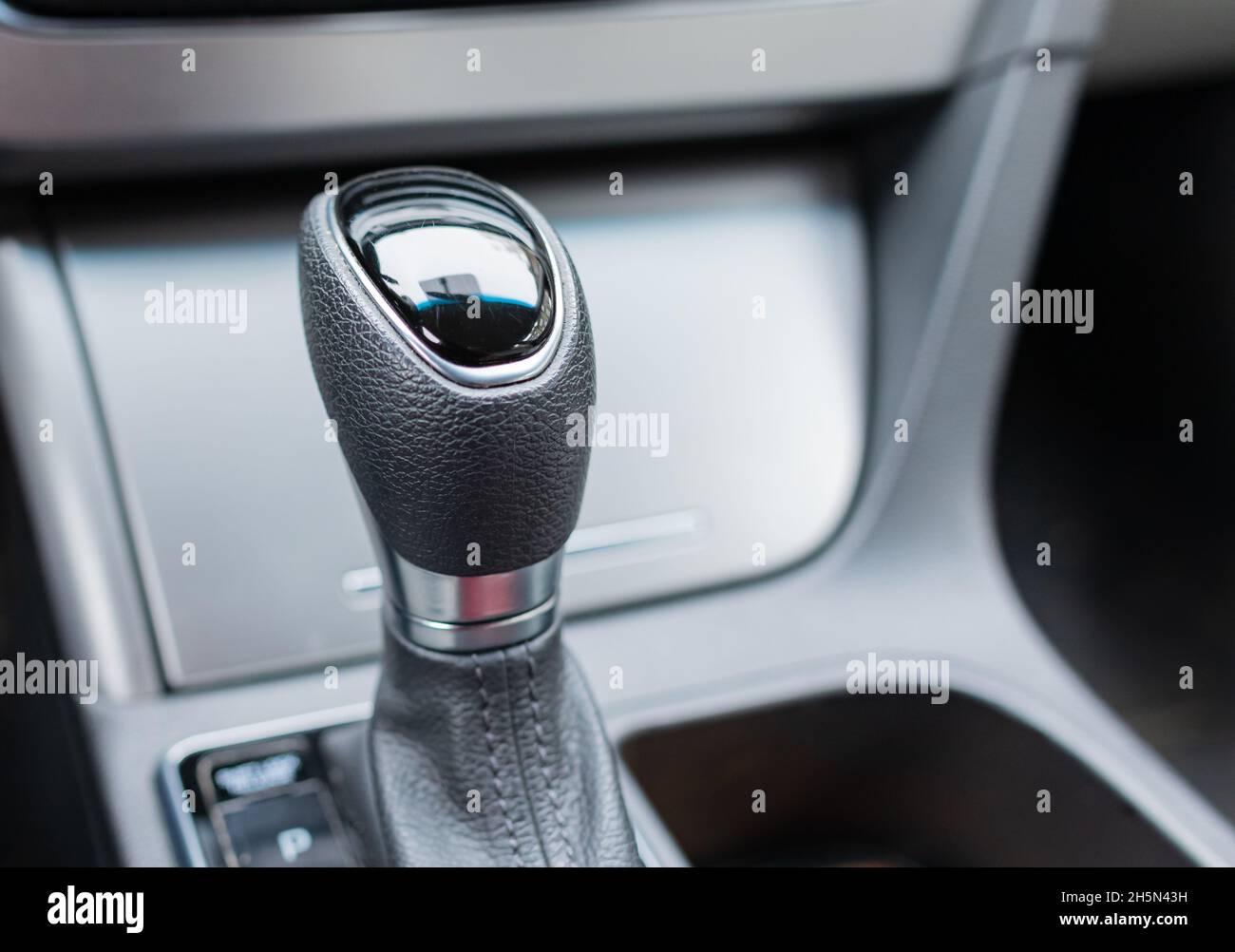 Car gear stick. Closeup of a car speed gearstick Stock Photo Alamy