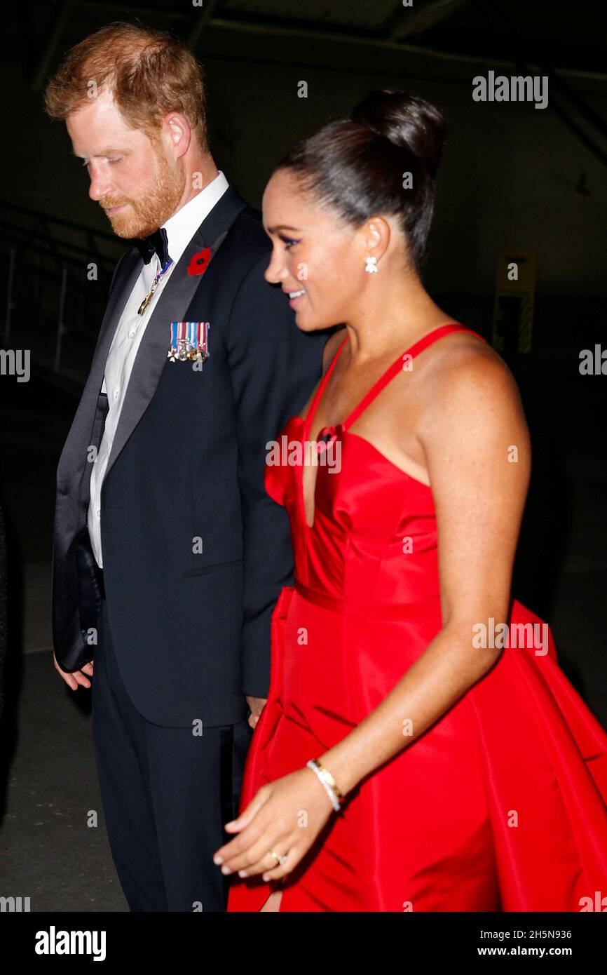 Britain's Prince Harry and Meghan Markle, Duke and Duchess of Sussex, arrive for the annual Salute to Freedom Gala at the Intrepid Sea, Air & Space Museum in Manhattan in New York City, New York, U.S., November 10, 2021. REUTERS/Eduardo Munoz Stock Photo
