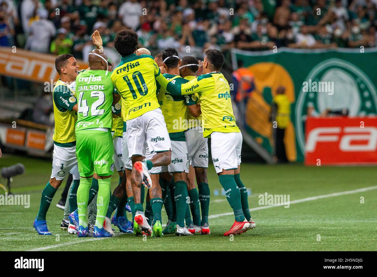 Sao Paulo, Brazil. 23rd Mar, 2022. SP - Sao Paulo - 03/23/2022 - PAULISTA  2022, PALMEIRAS X ITUANO - Rony, a Palmeiras player, celebrates his goal  with players from his team during