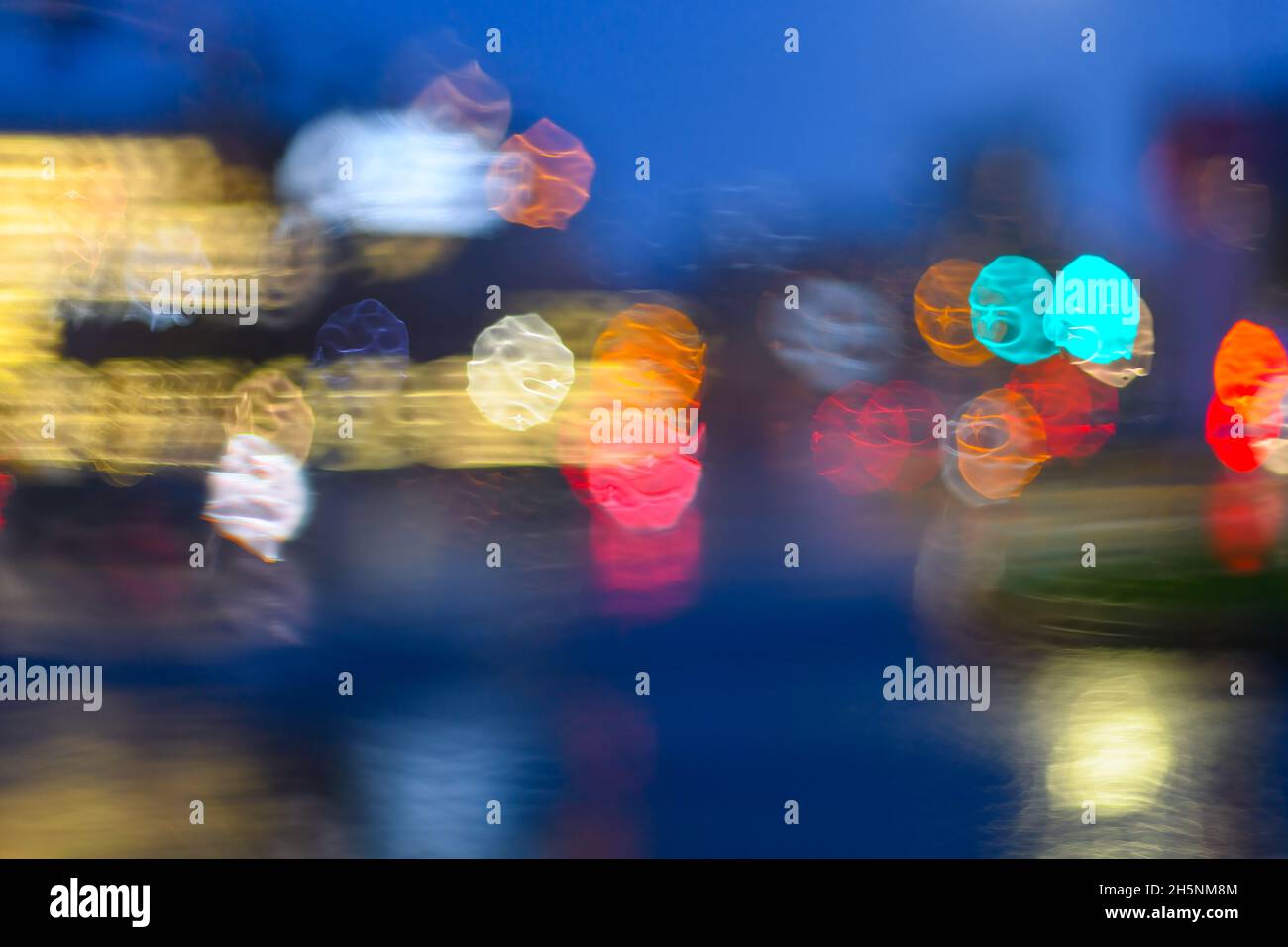 Bokeh patterns hi-res stock photography and images - Alamy