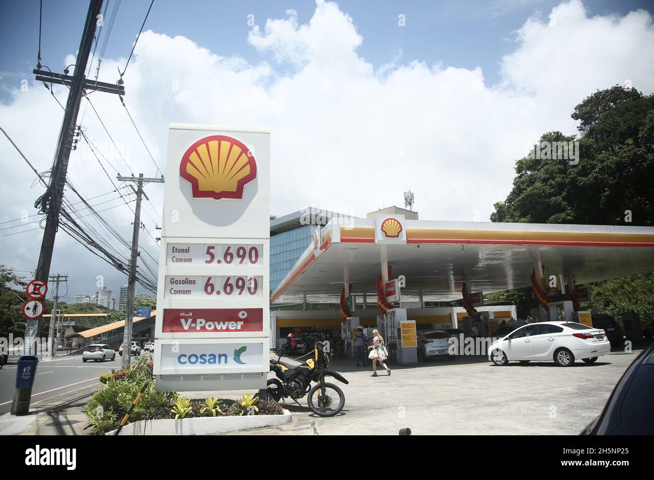 salvador, bahia, brazil - november 10, 2021: View of a Shell gas ...