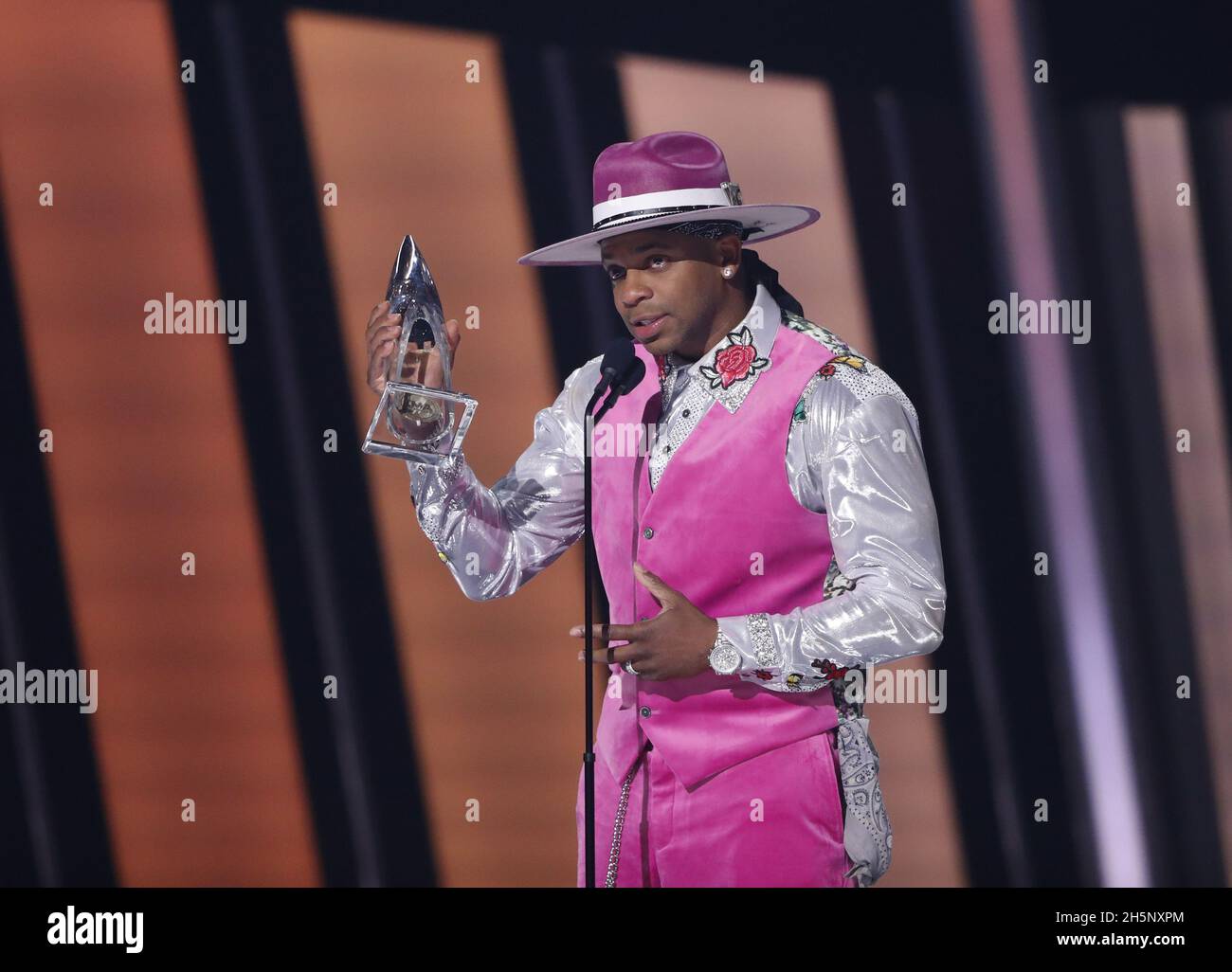 Jimmie allen cma hires stock photography and images Alamy