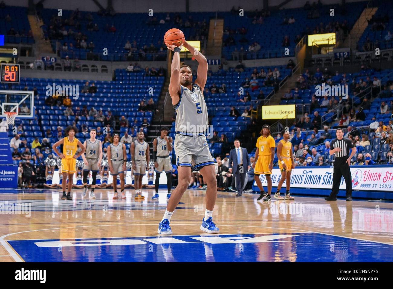 November 10, 2021 Saint Louis Billikens forward Francis Okoro (5