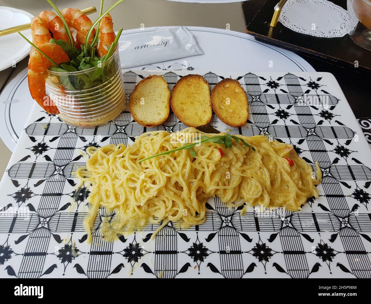 Spaghetti with Prawn Stock Photo - Alamy