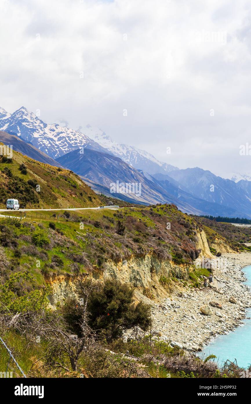 Highway in the Southern Alps along the shores of Lake Pukaki. South Island, New Zealand Stock Photo